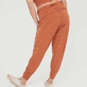 OFFLINE by Aerie: The Hugger Jogger